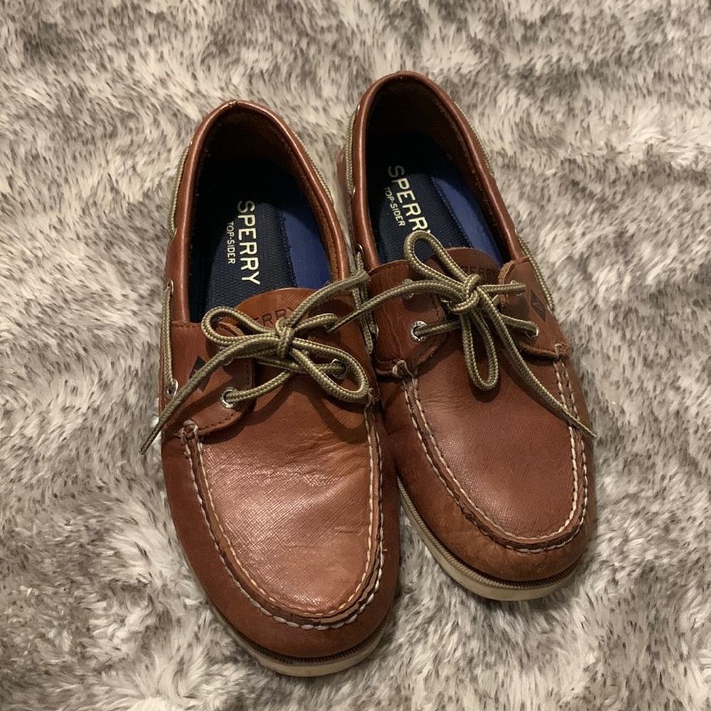 Mens Sperry’s, lightly worn, brown in color. Size 10.
